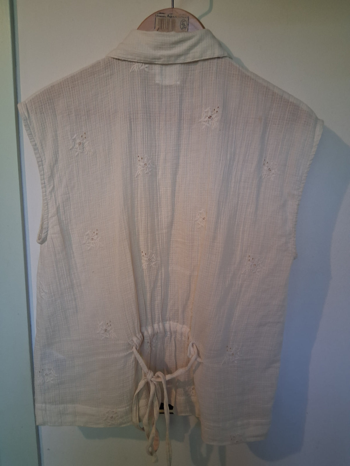 Chemise blanc cassé avec broderies