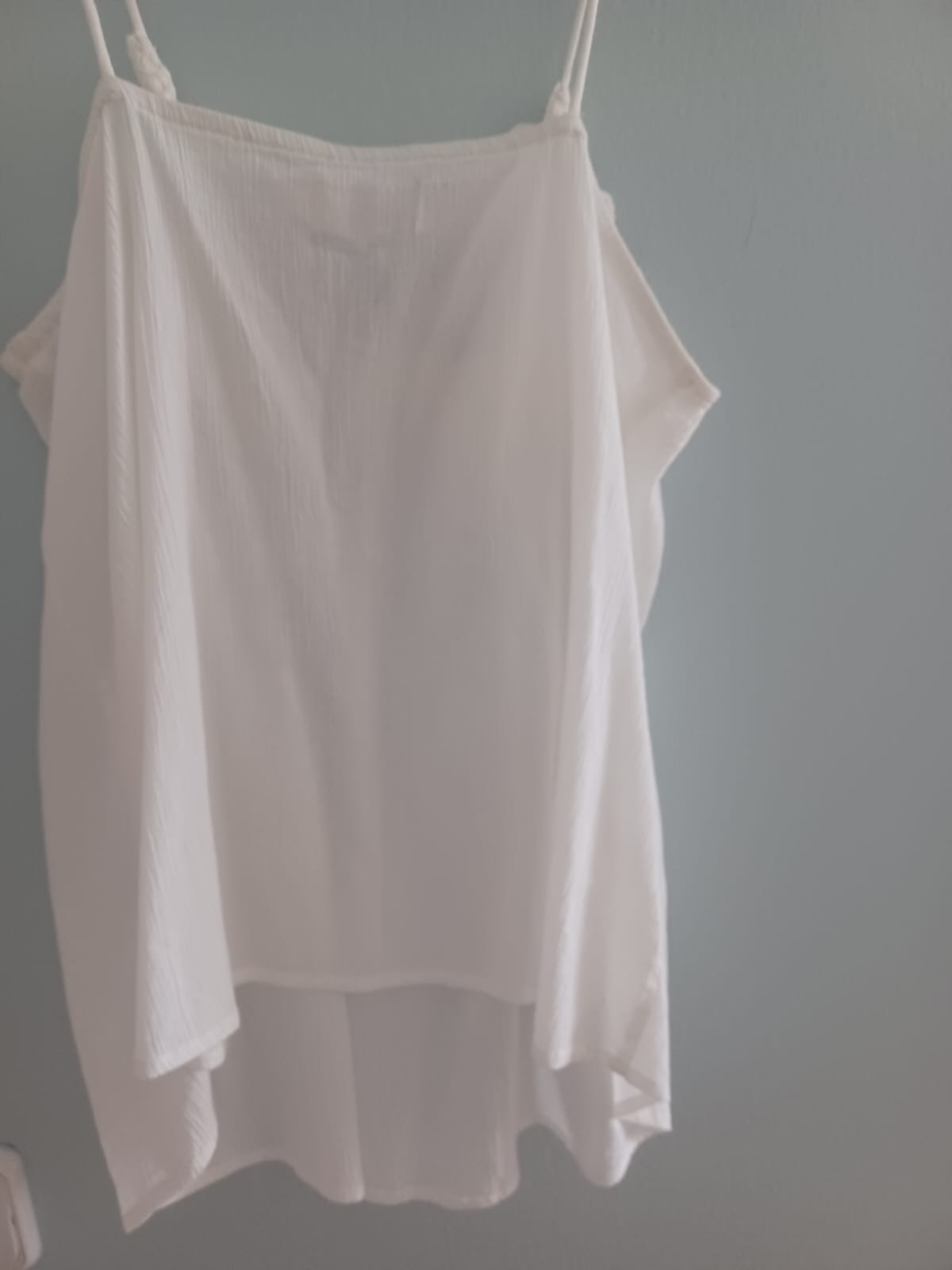 EMBROIDERED TOP