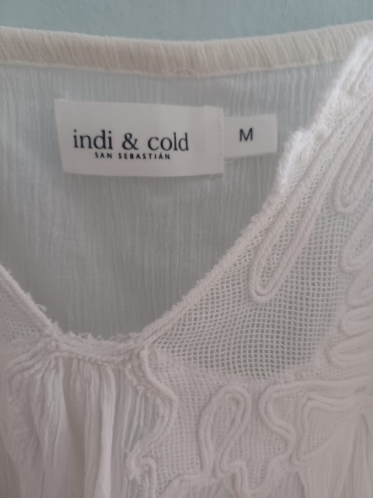 EMBROIDERED TOP