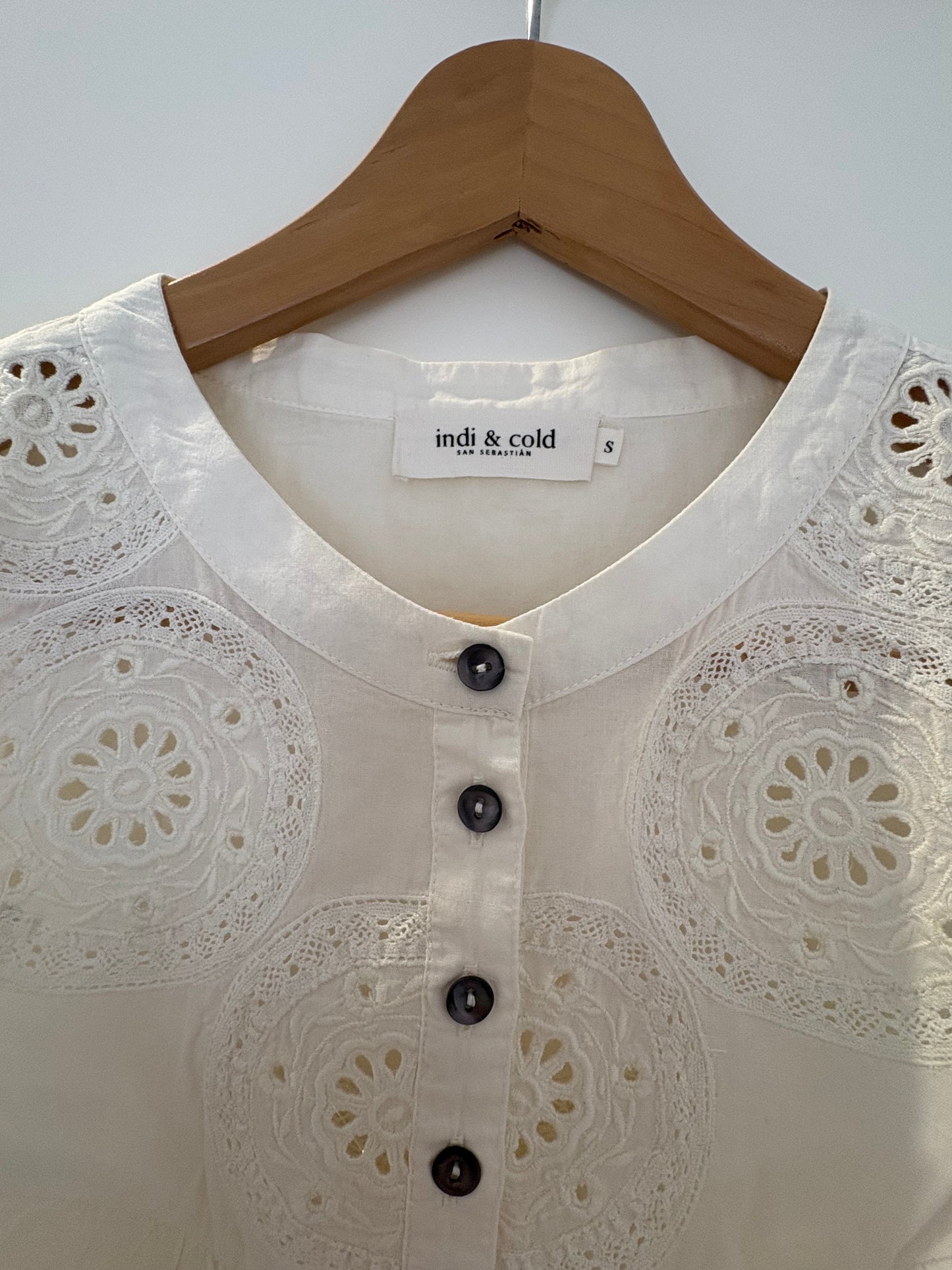 Camisa romántica
