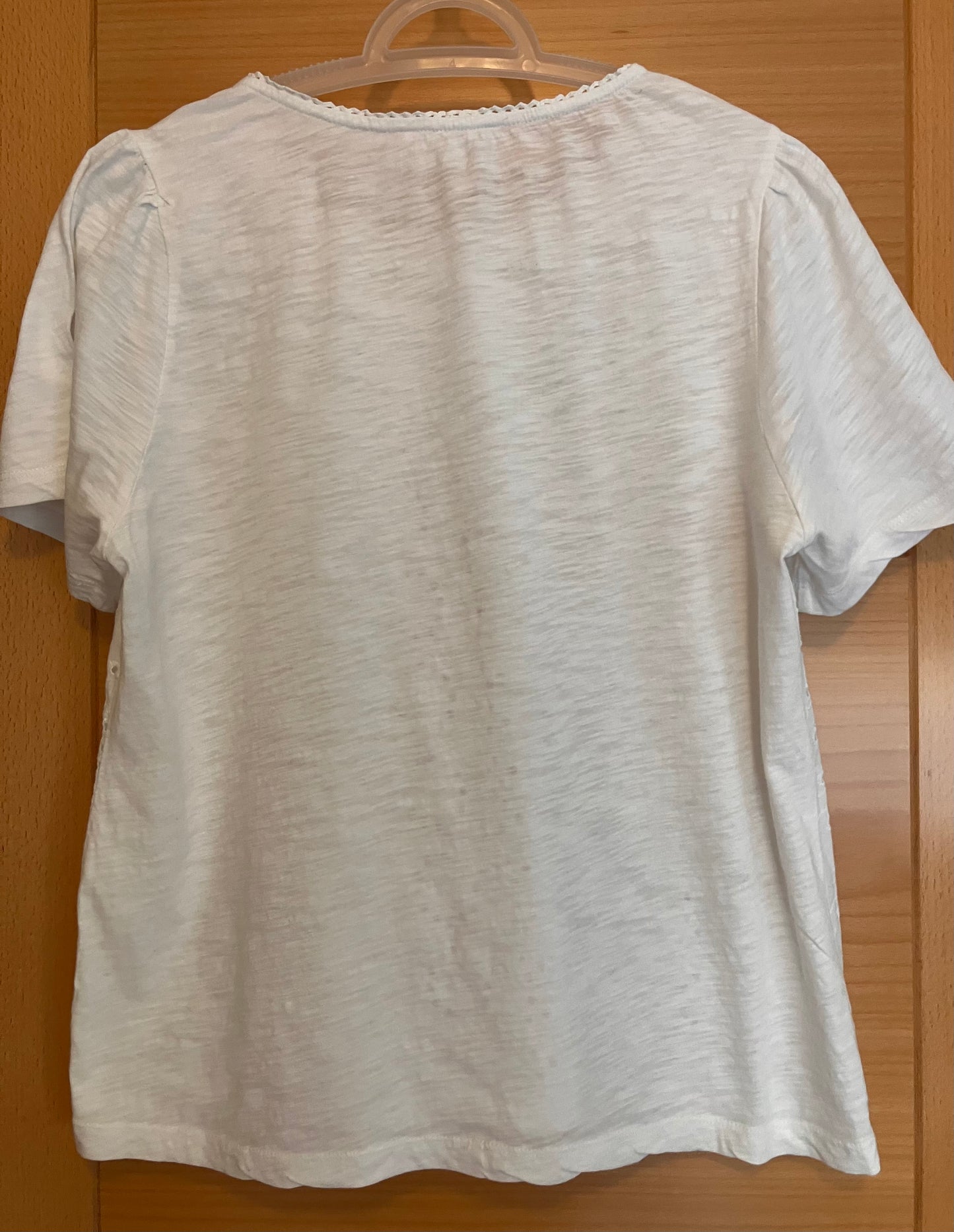 Camiseta manga corta troquelados