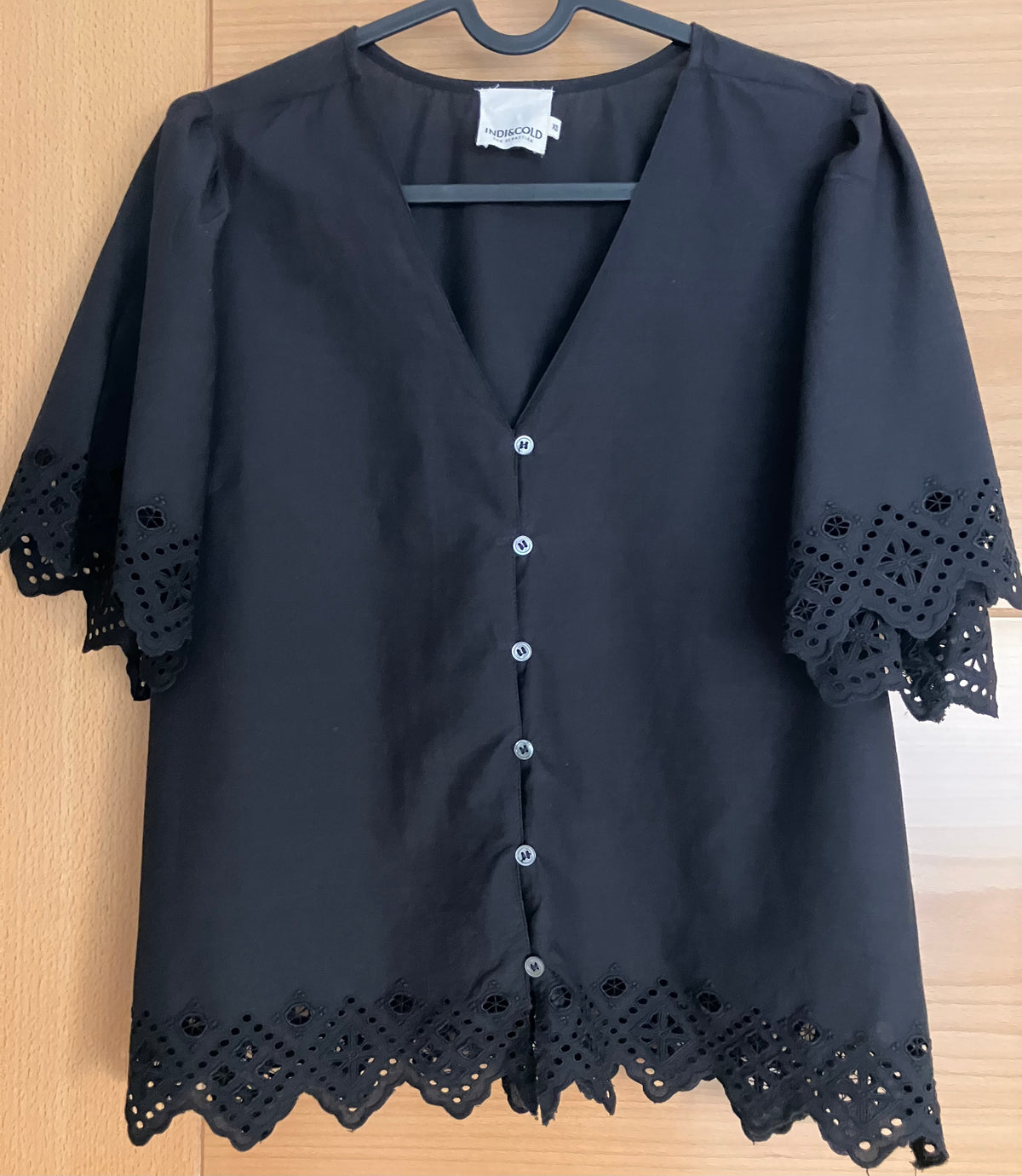 Black short-sleeved shirt