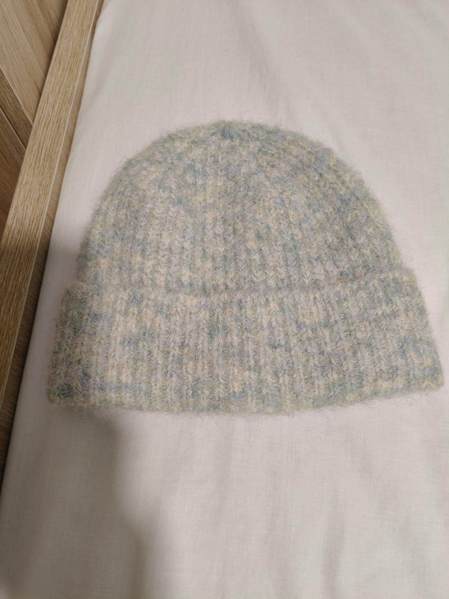 Wool set with hat, gloves and scarf