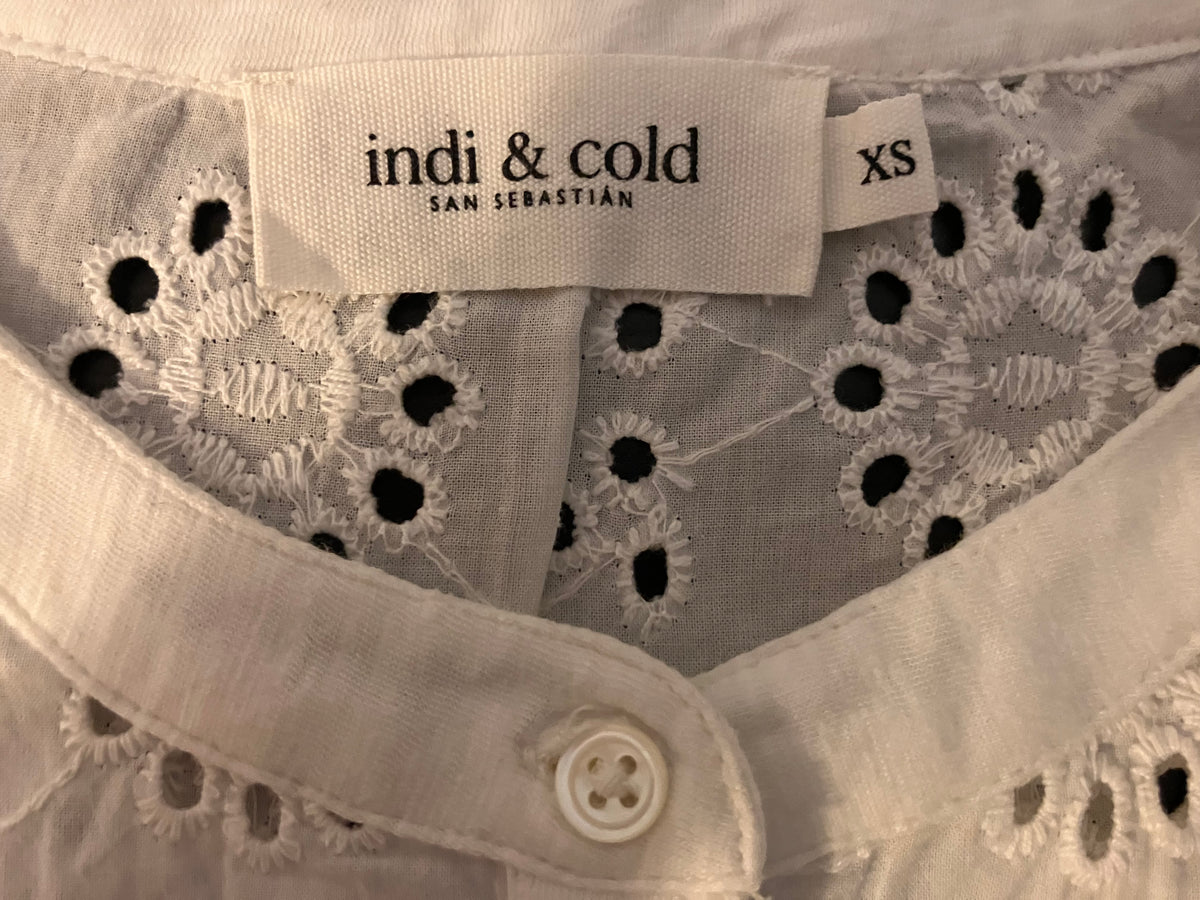 T-shirt blanc à manches longues ajouré