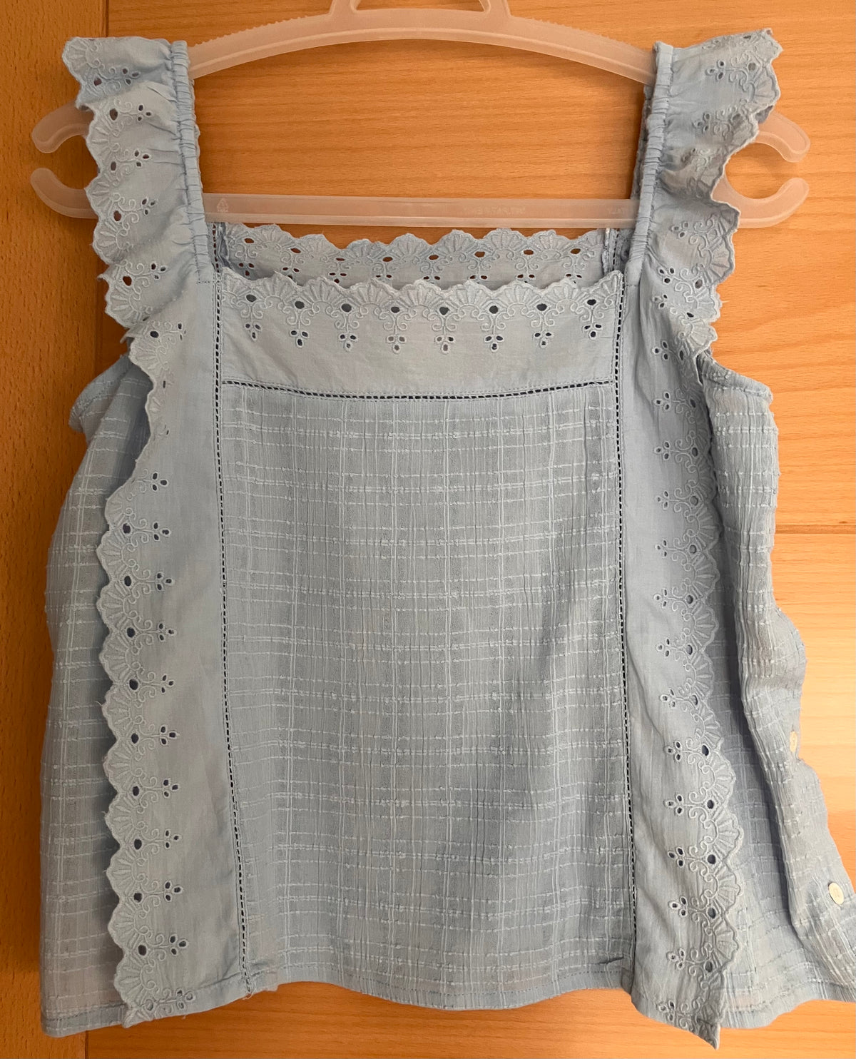 Blue strappy blouse with embroidery