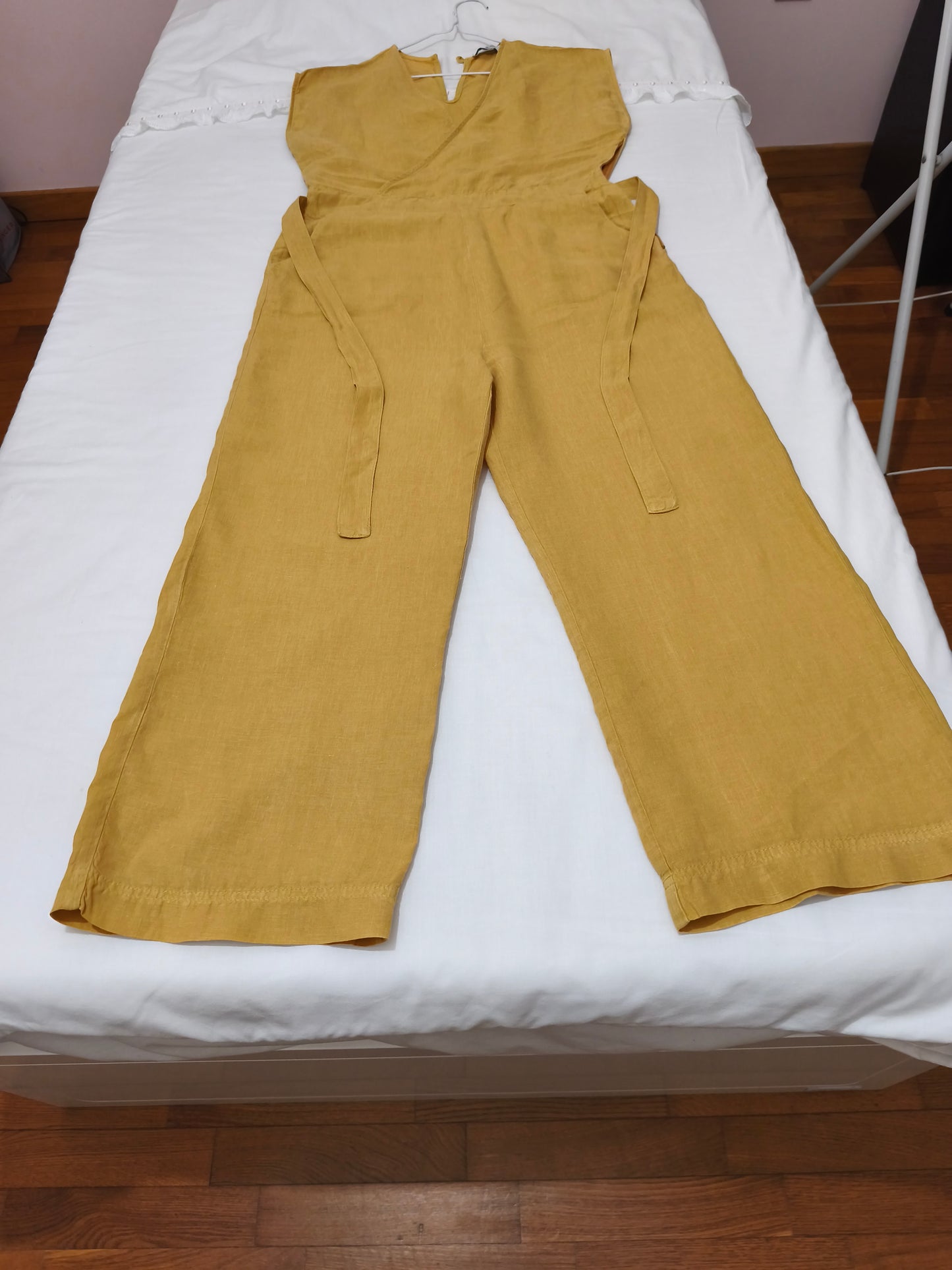 Combinaison jaune