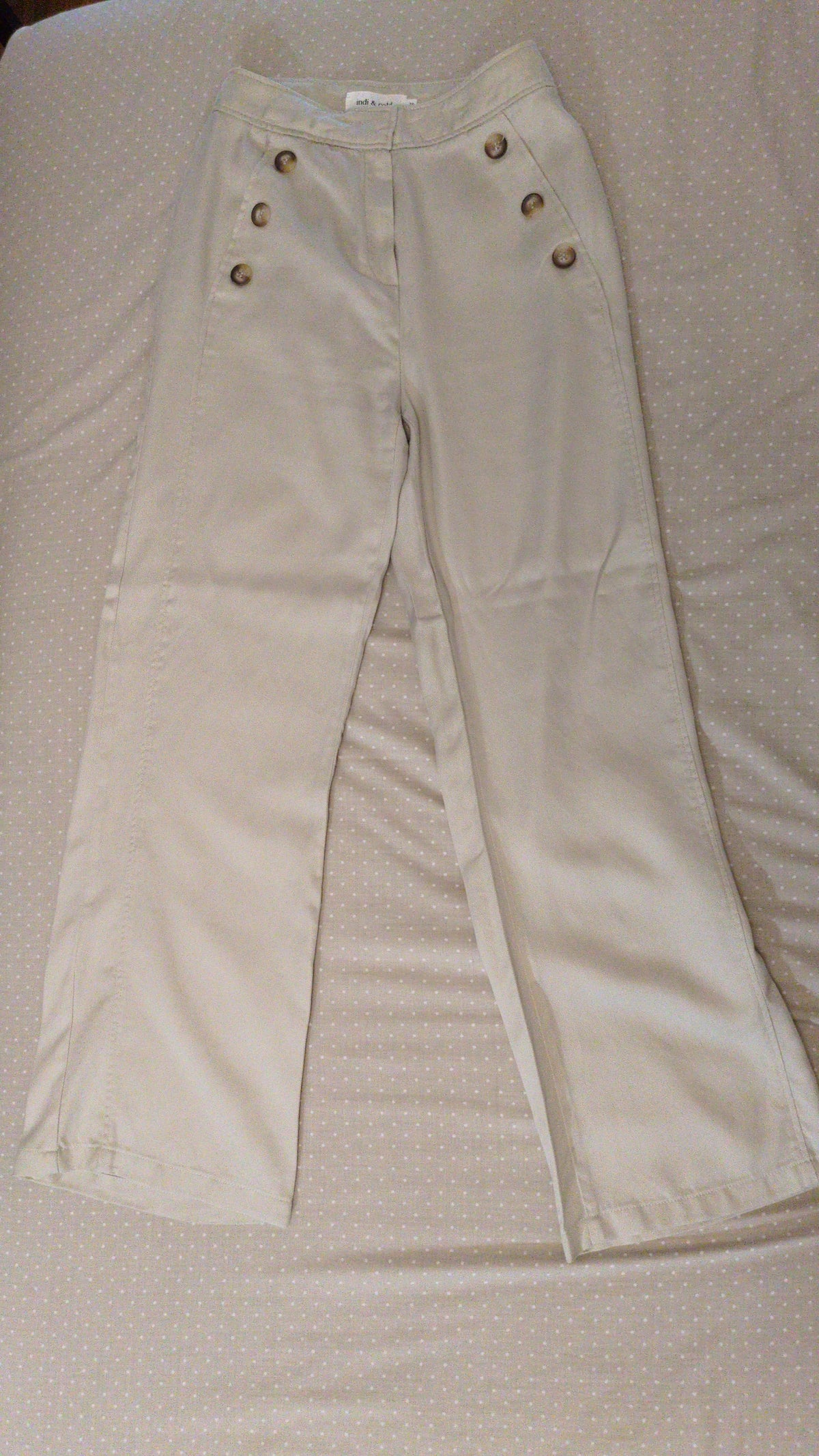 Buttoned trousers