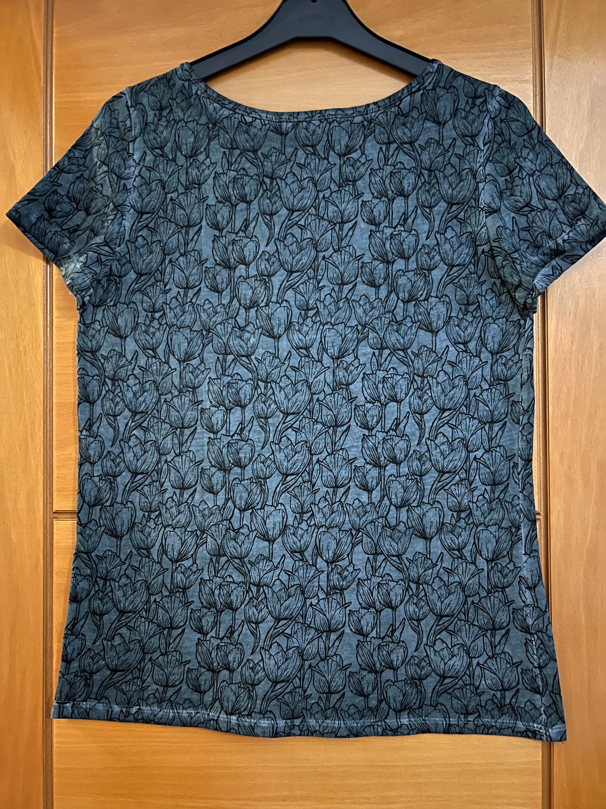 Green tulip T-shirt, size S