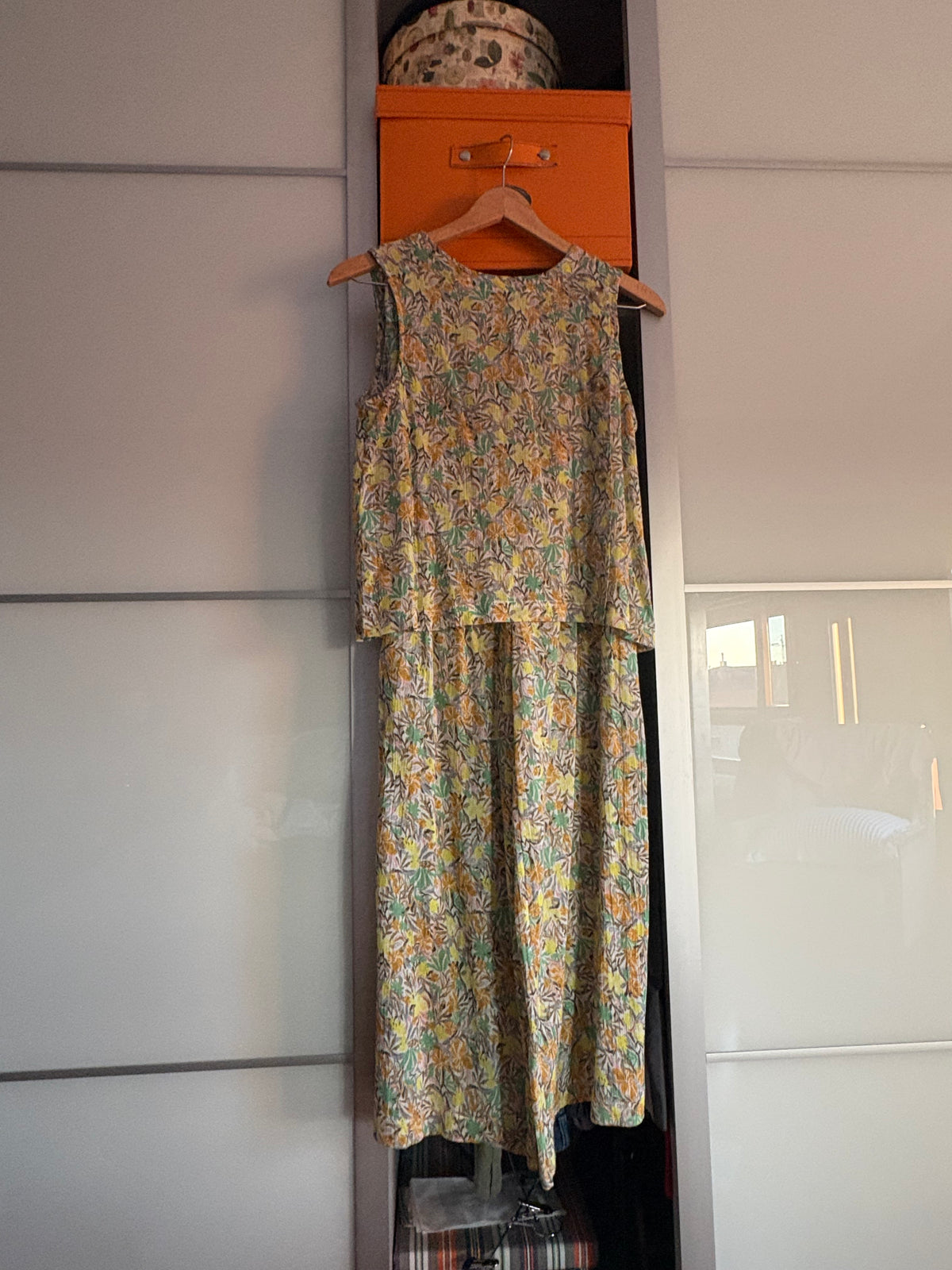 Ensemble blouse et pantalon à fleurs