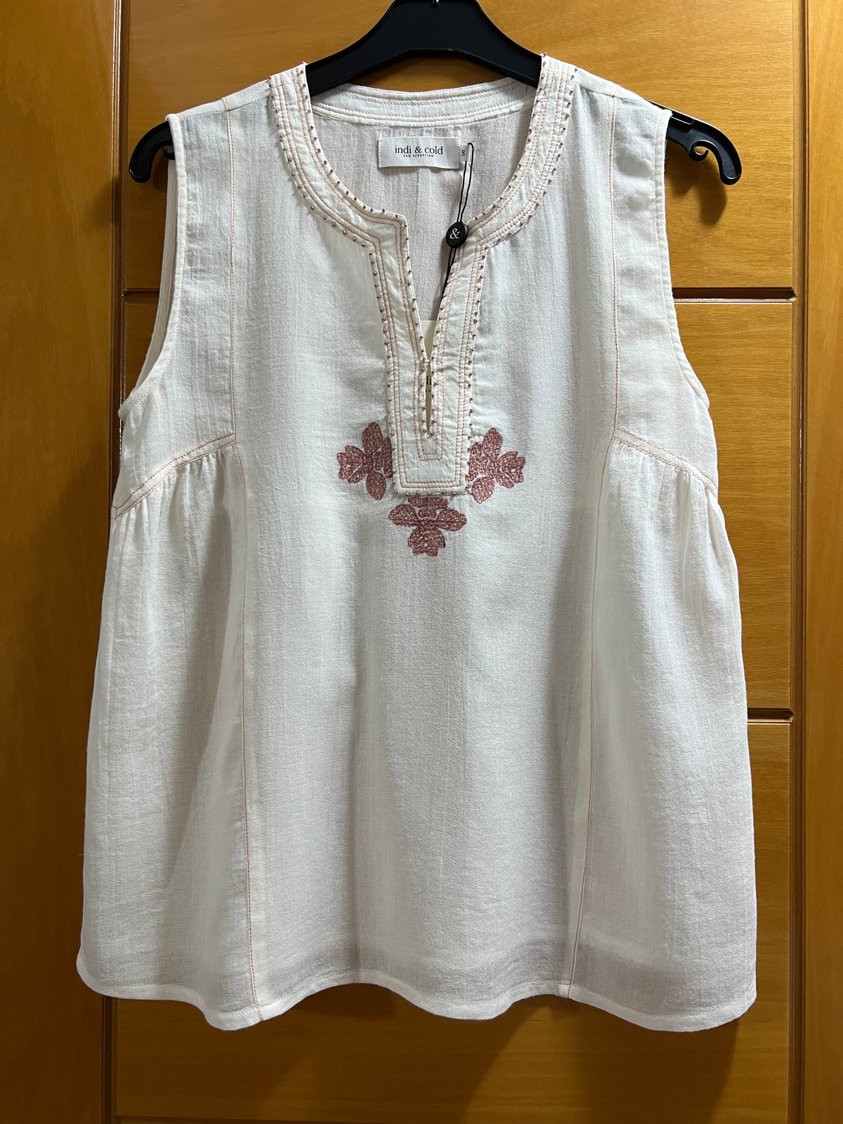 Top crema bordados, talla S