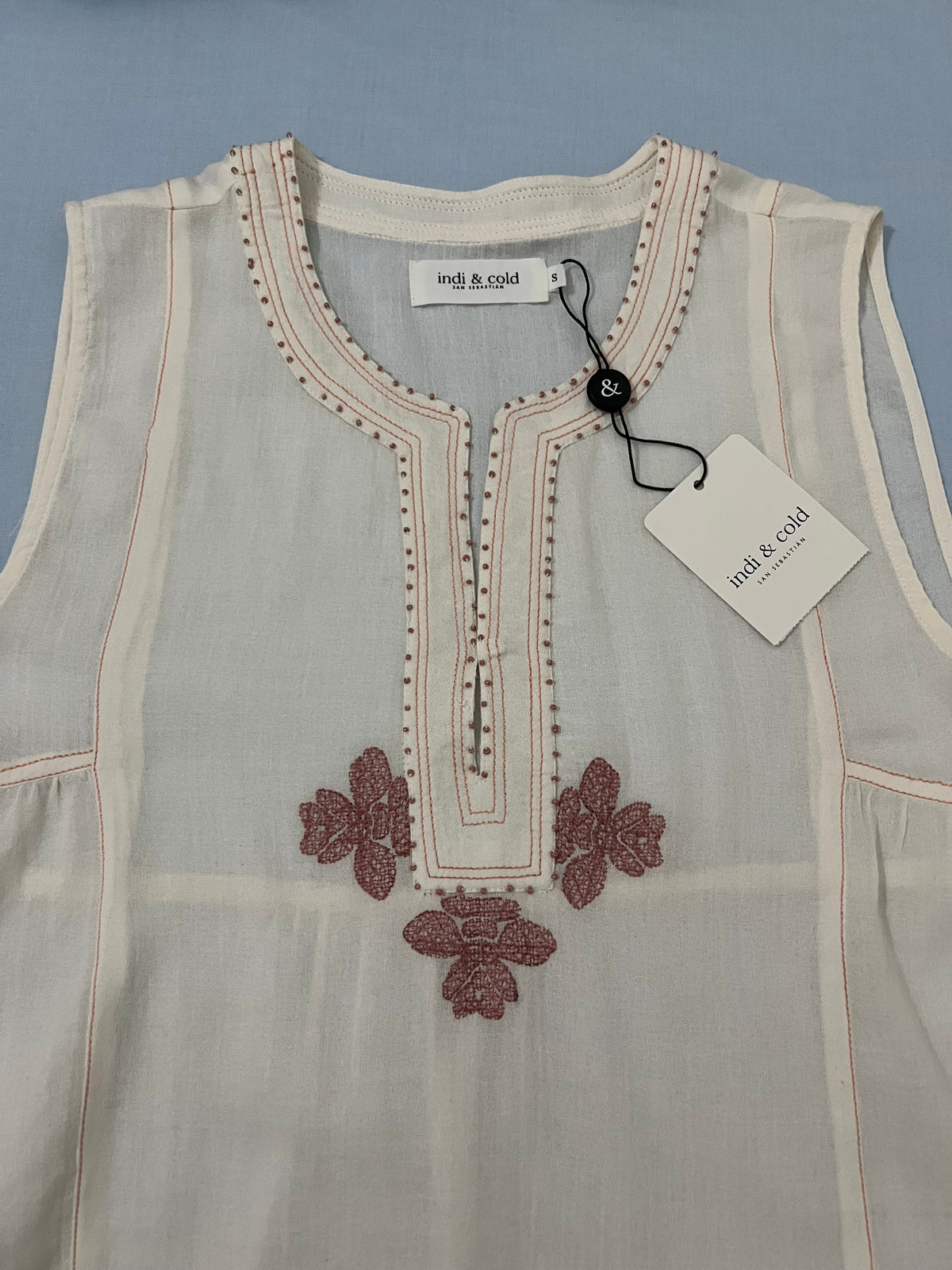 Top crema bordados, talla S