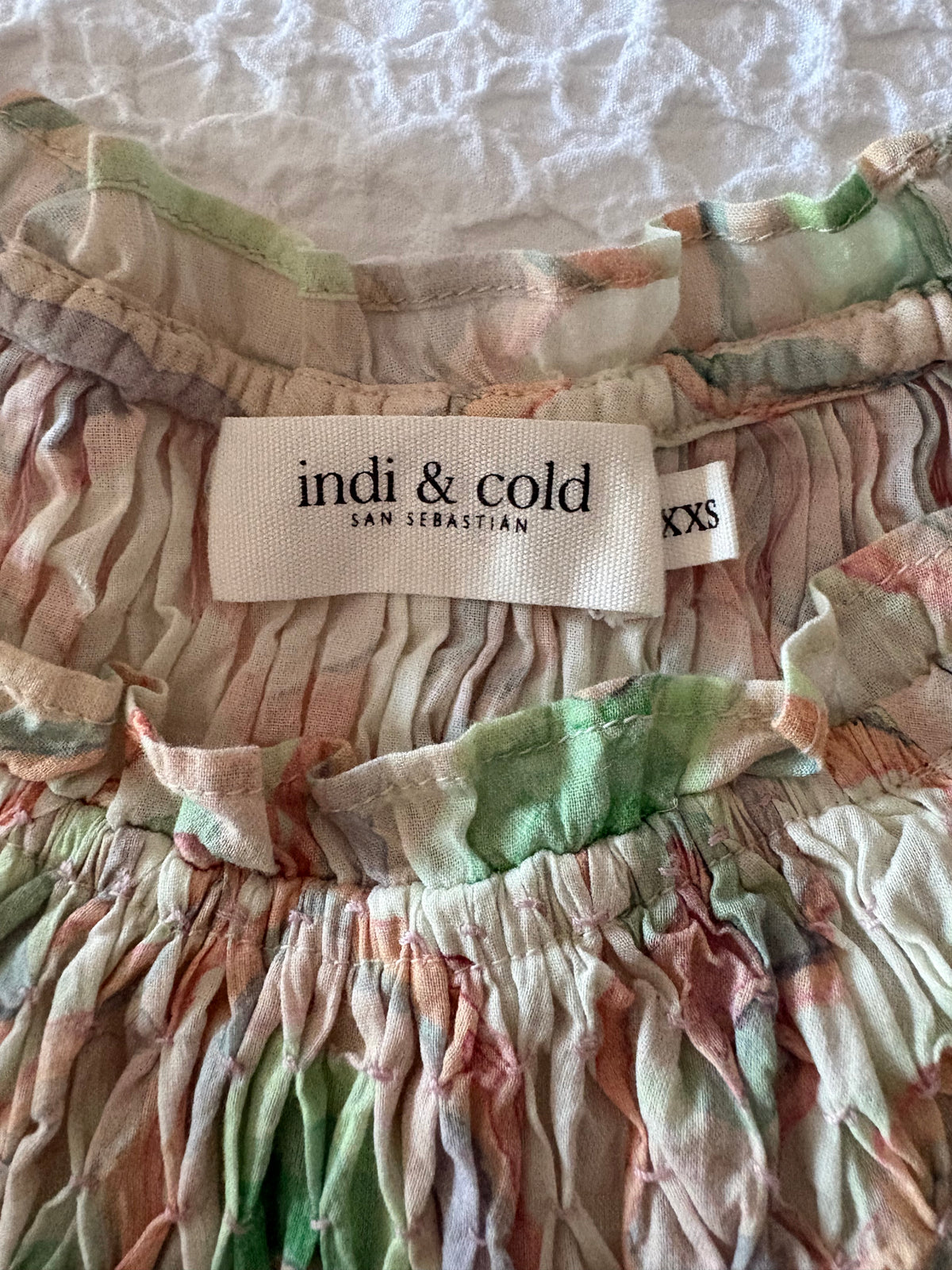 Blusa estampada con cuello engomado