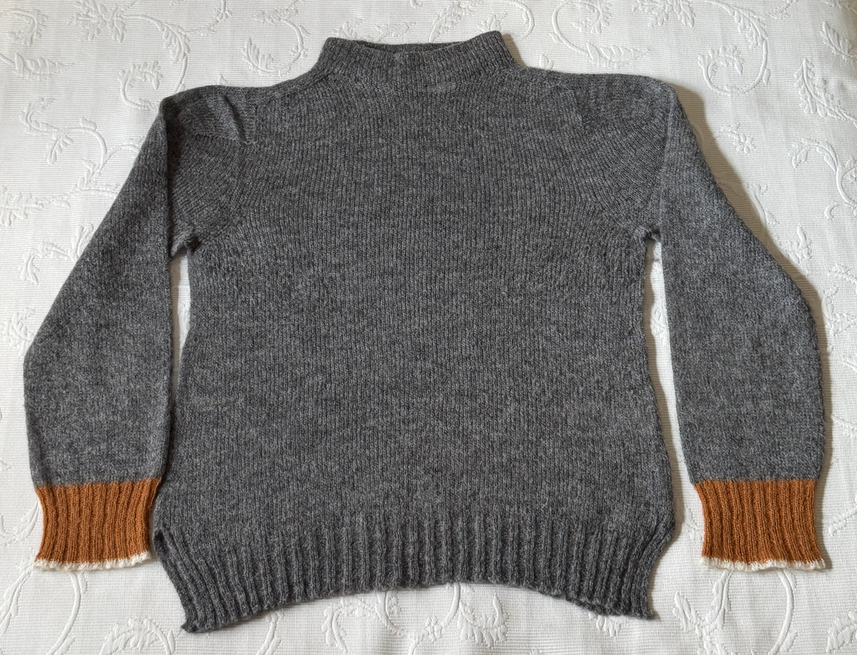 Pull en mohair gris avec poignets camel