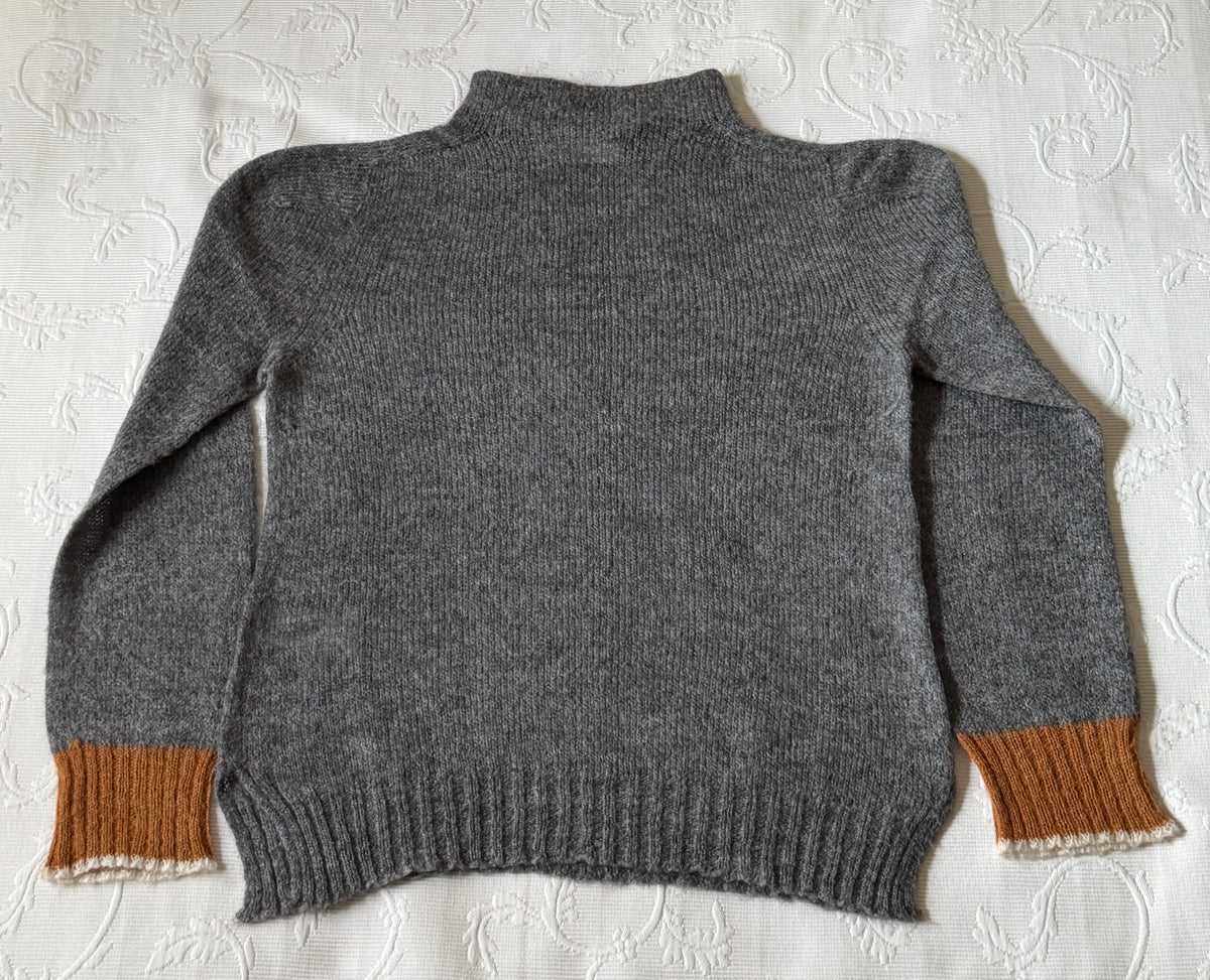Pull en mohair gris avec poignets camel
