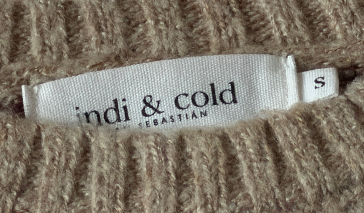 Pull beige avec bordure florale