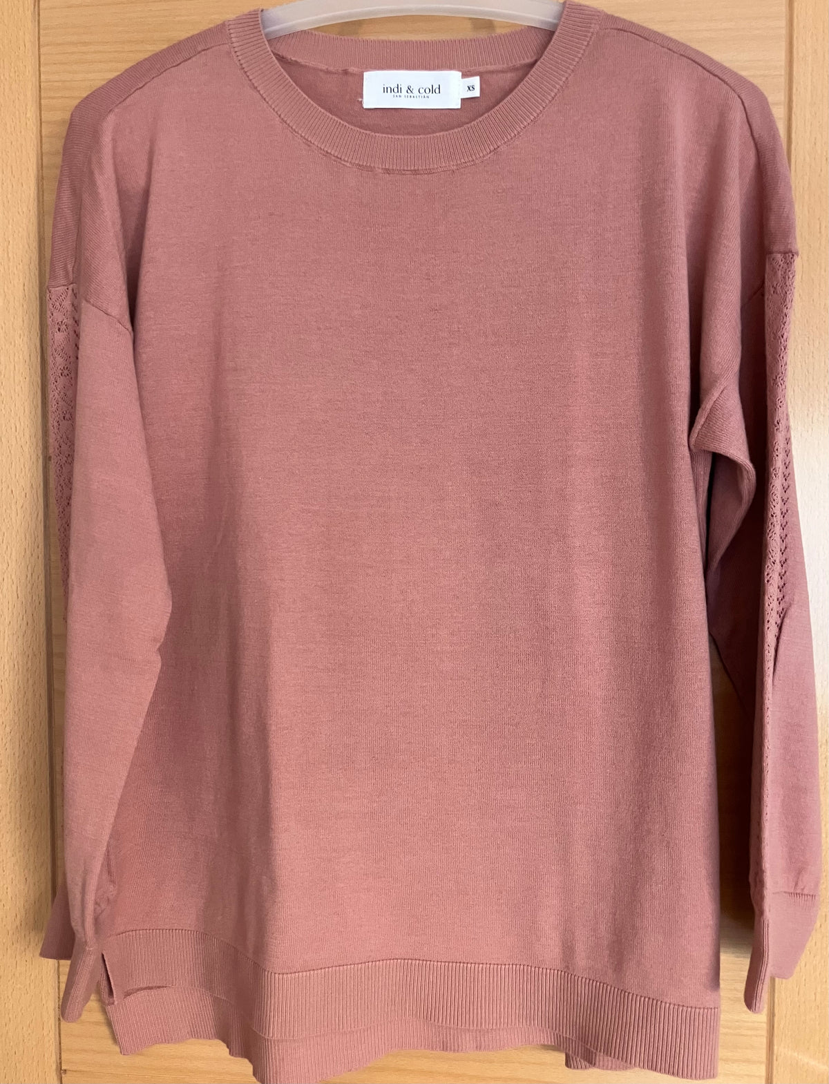 Jersey fino calados mangas