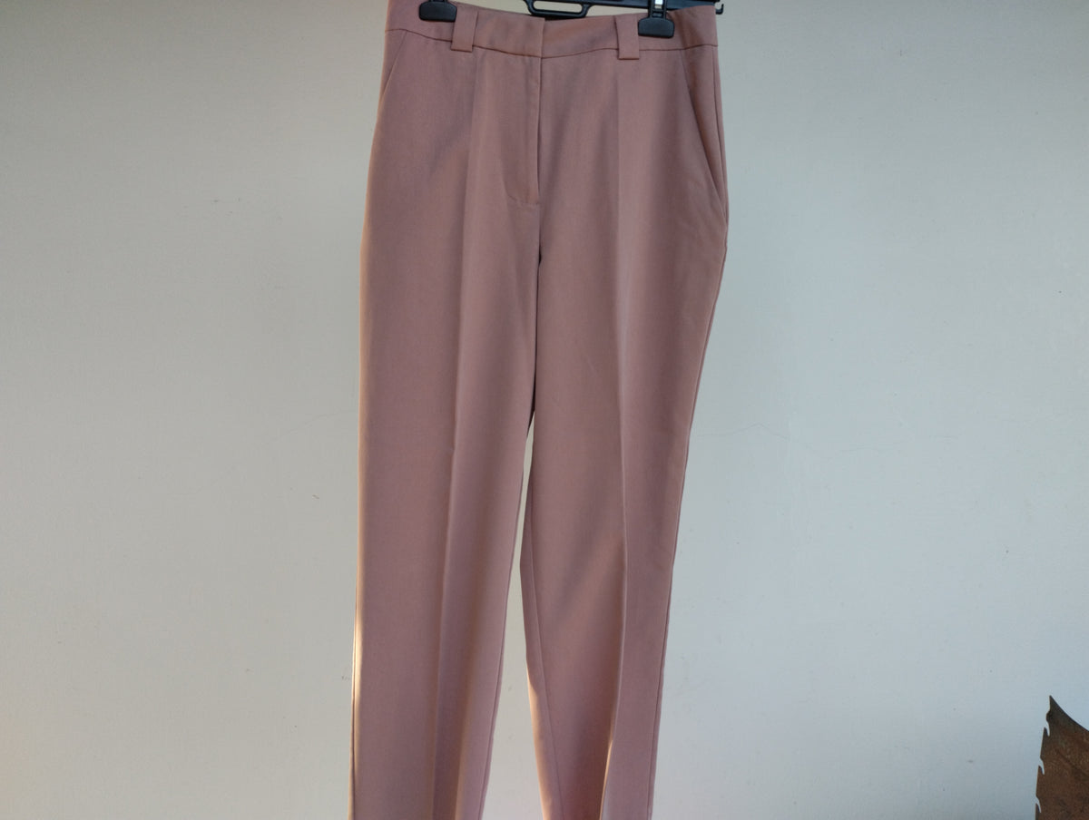 Pantalón rosado traje