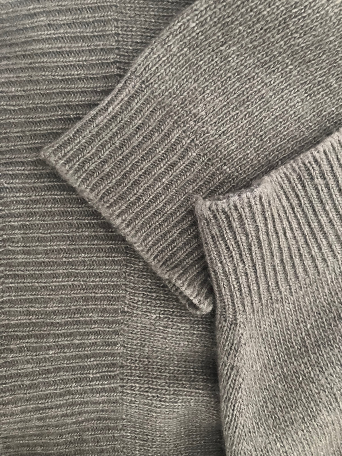 Pull en maille sport à capuche vert kaki