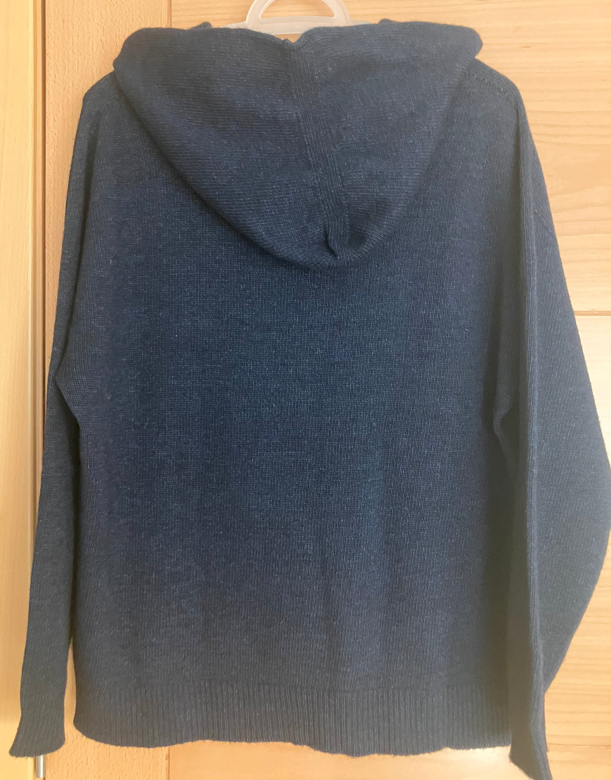 Pull en maille sport à capuche bleu marine