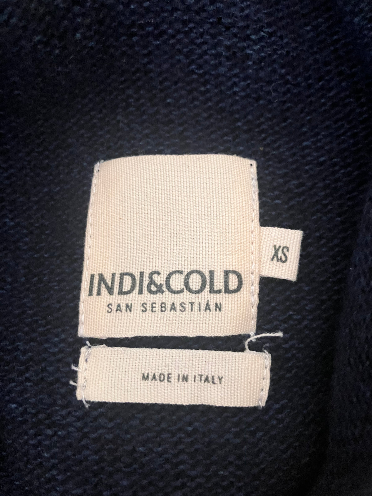 Pull en maille sport à capuche bleu marine