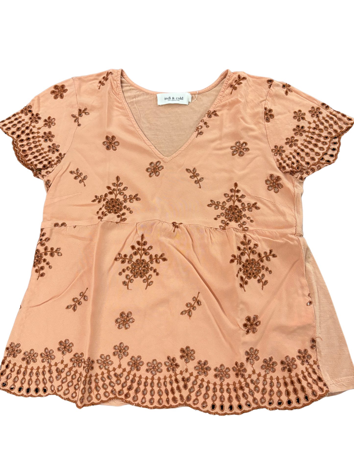 Camiseta con bordados