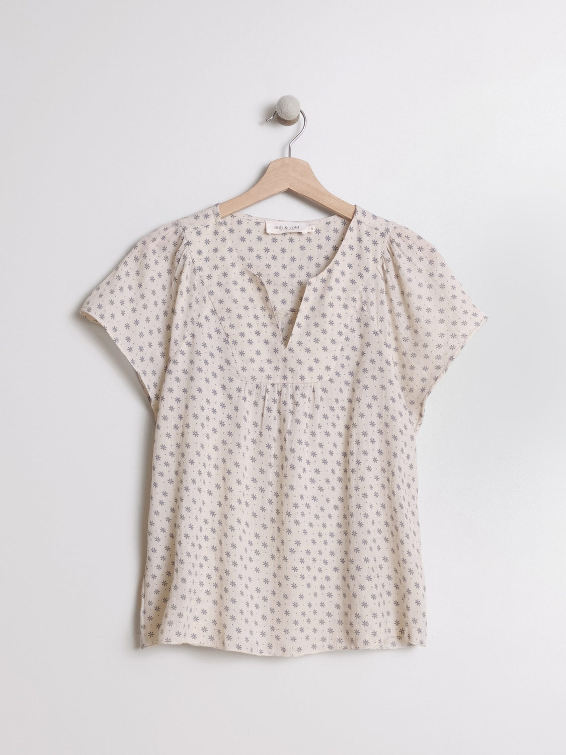 BAY V-NECK BLOUSE