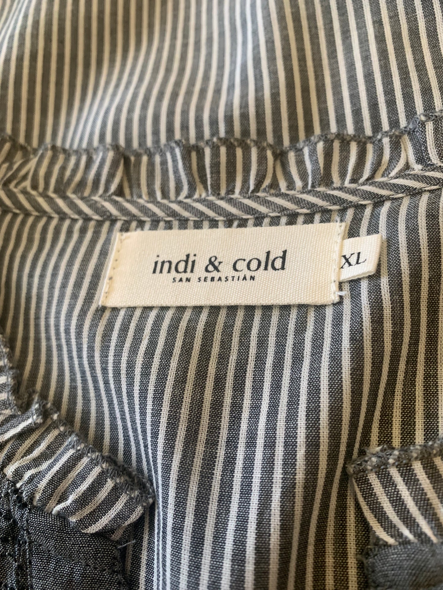 Two-tone gray long-sleeved blouse