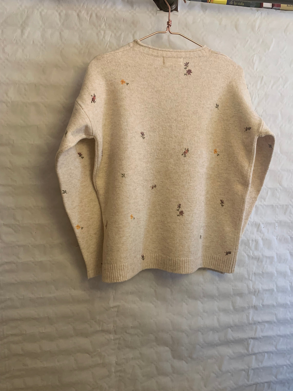 Jersey beige con flores
