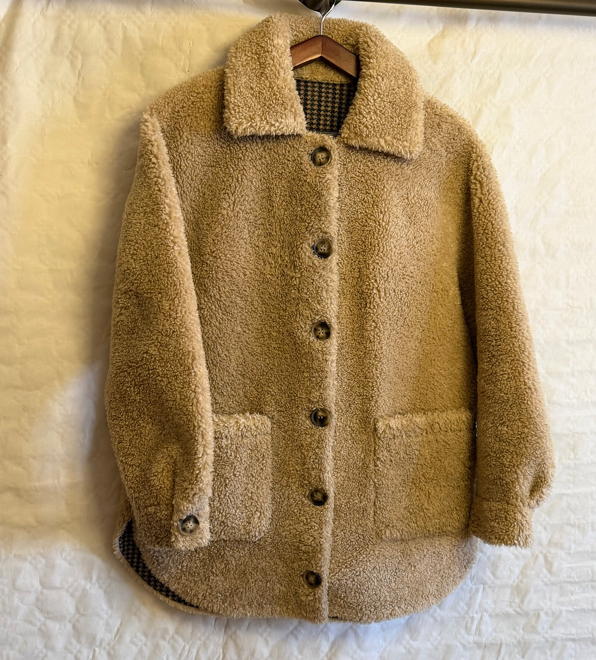 CAZADORA OVERSIZE REVERSIBLE DOBLE FAZ