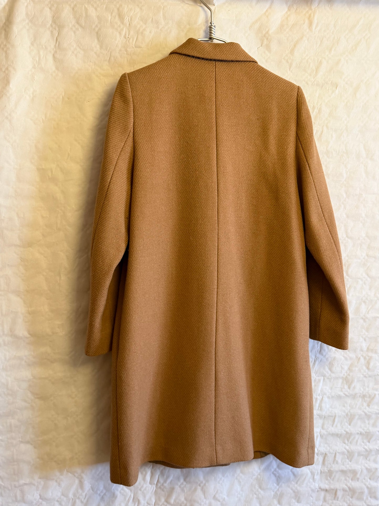 Abrigo camel tipo smokin