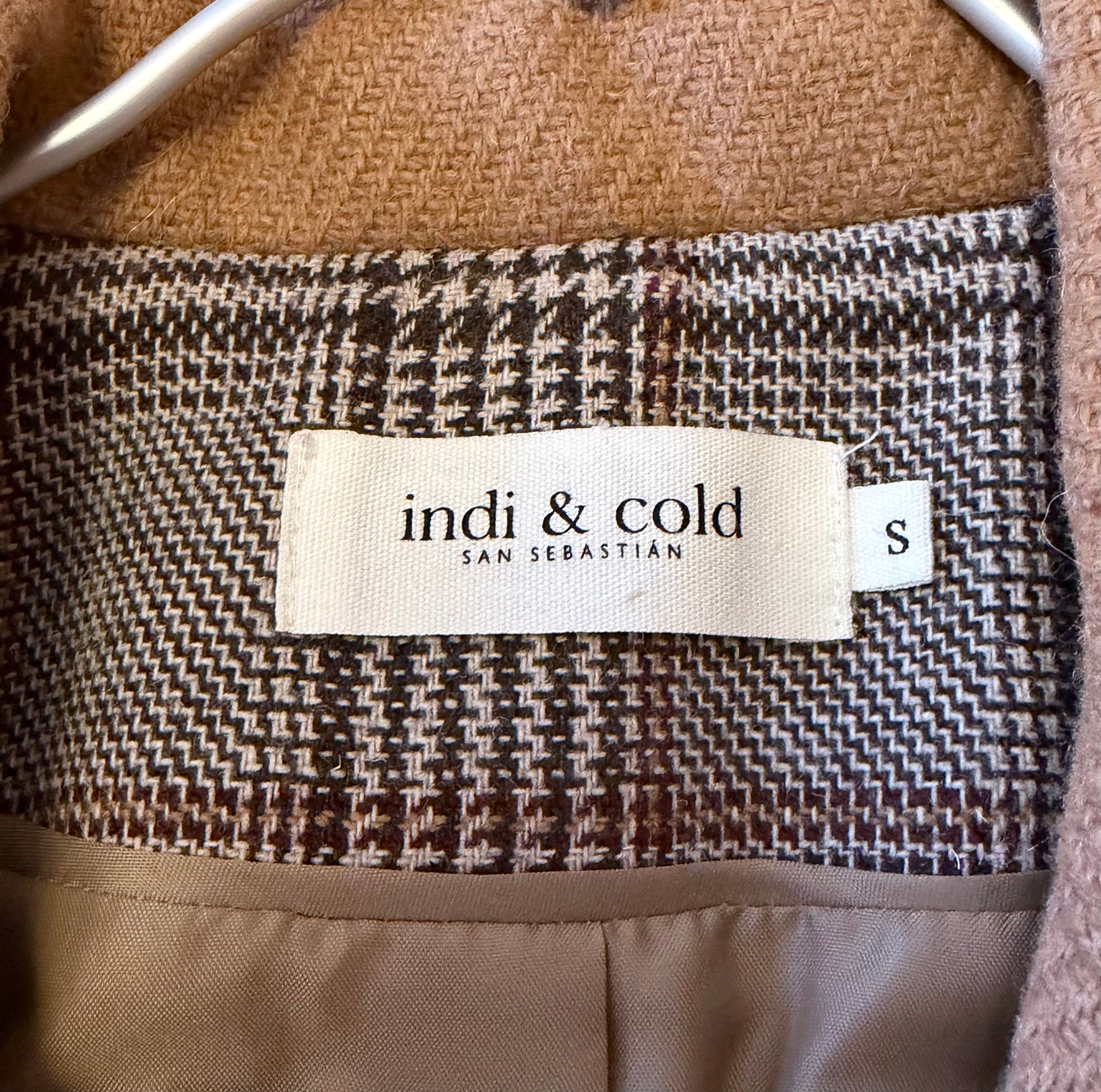 Abrigo camel tipo smokin