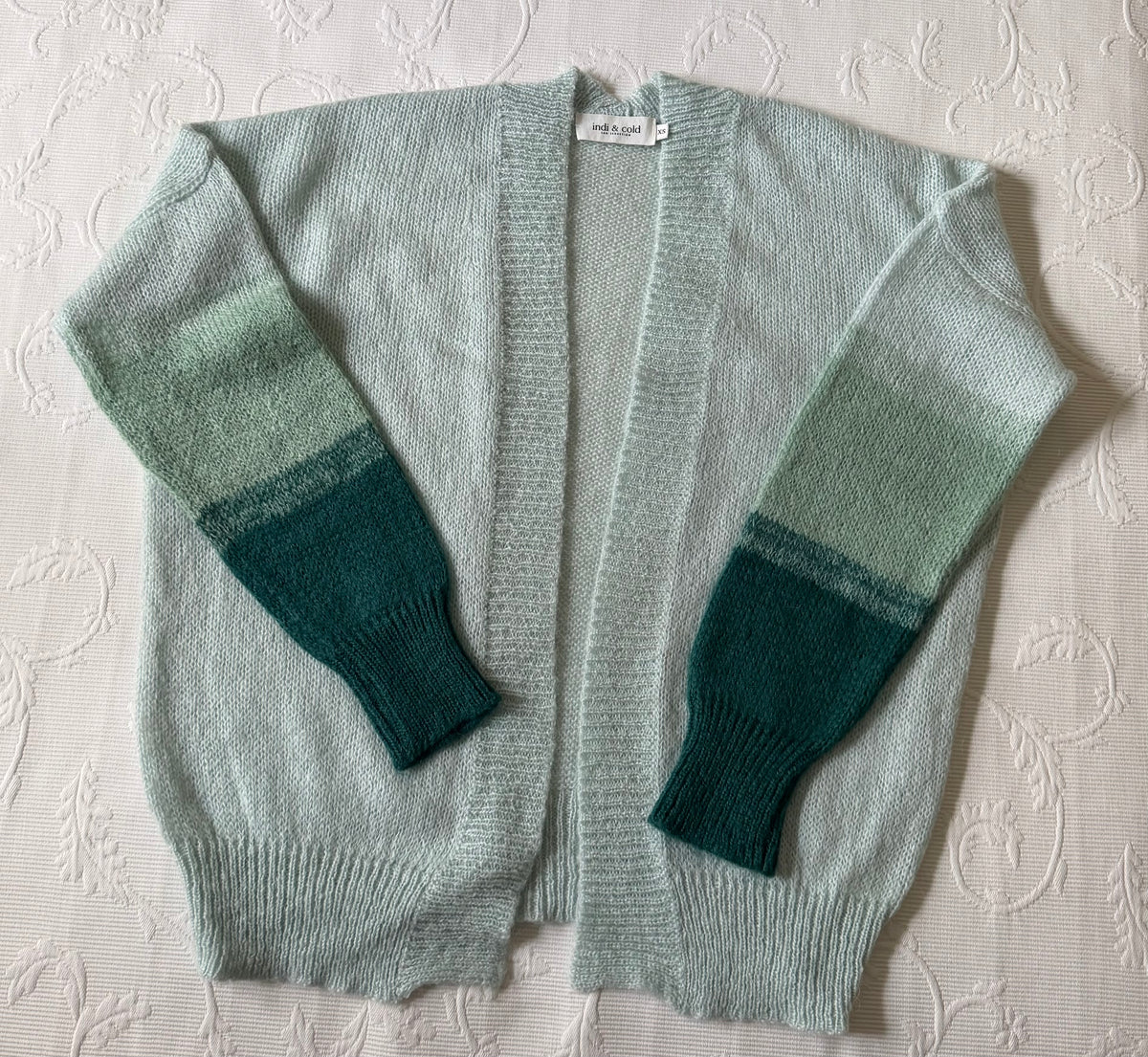 Chaqueta verde con mangas tricolor en verde