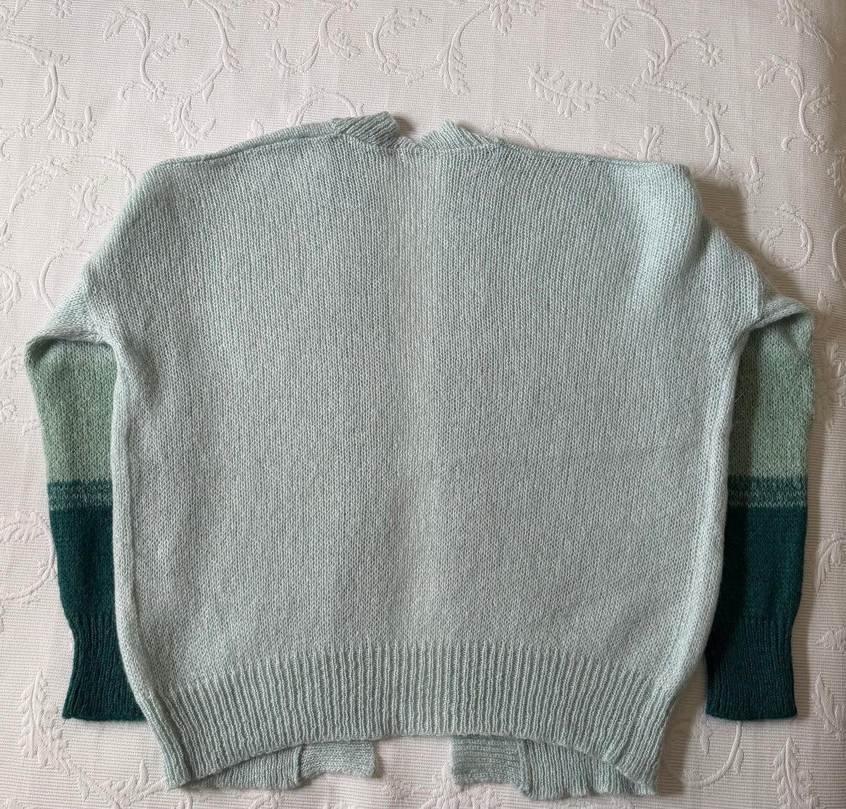 Chaqueta verde con mangas tricolor en verde
