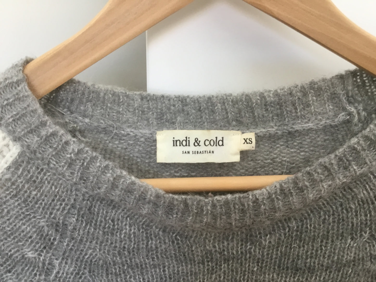 Nice sweater in perfect condition