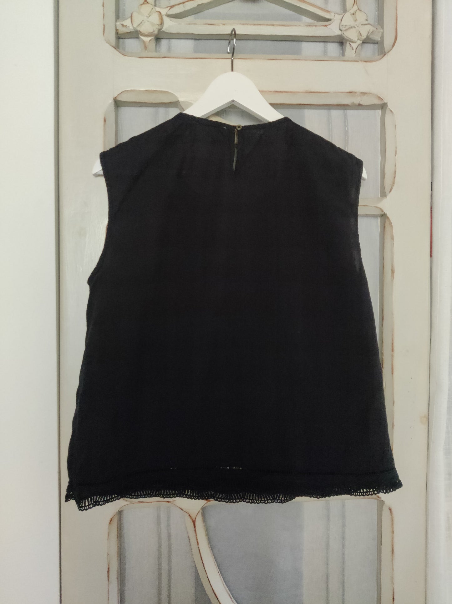 BLUSA BORDADOS CONTRASTE