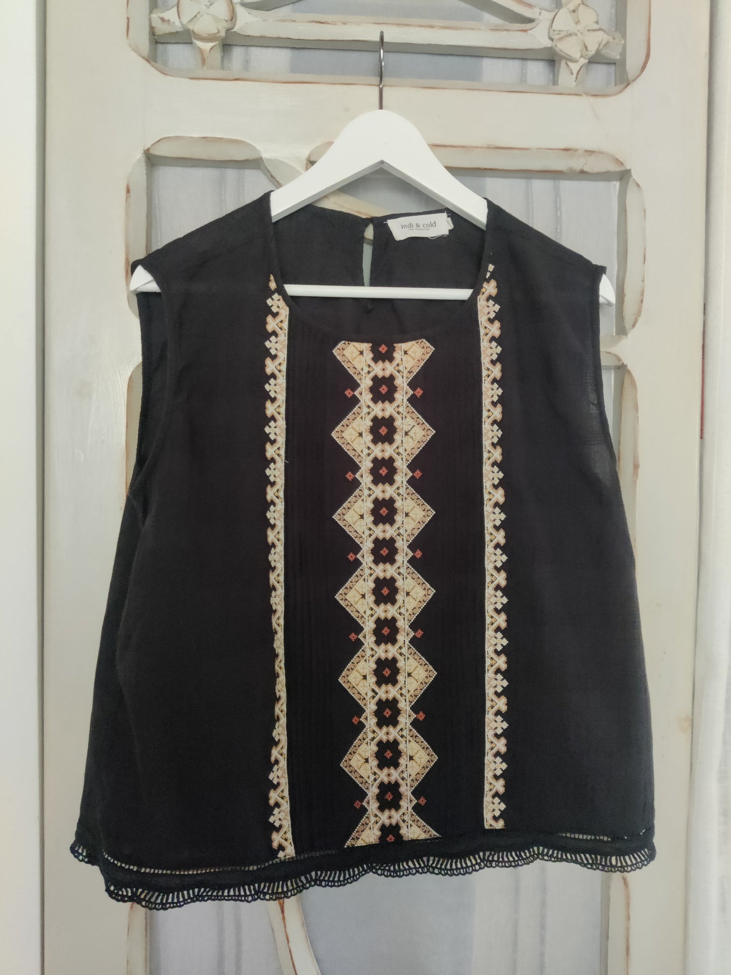 BLUSA BORDADOS CONTRASTE