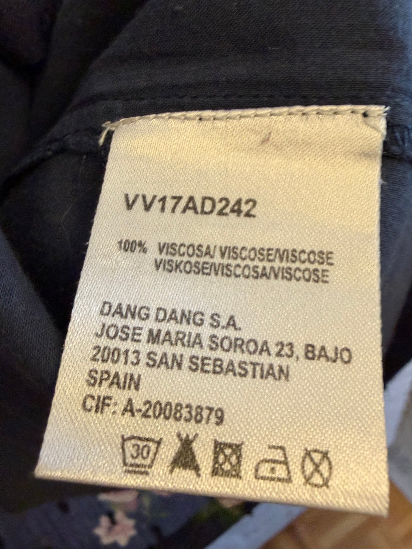 Robe bleu marine à imprimé de roses