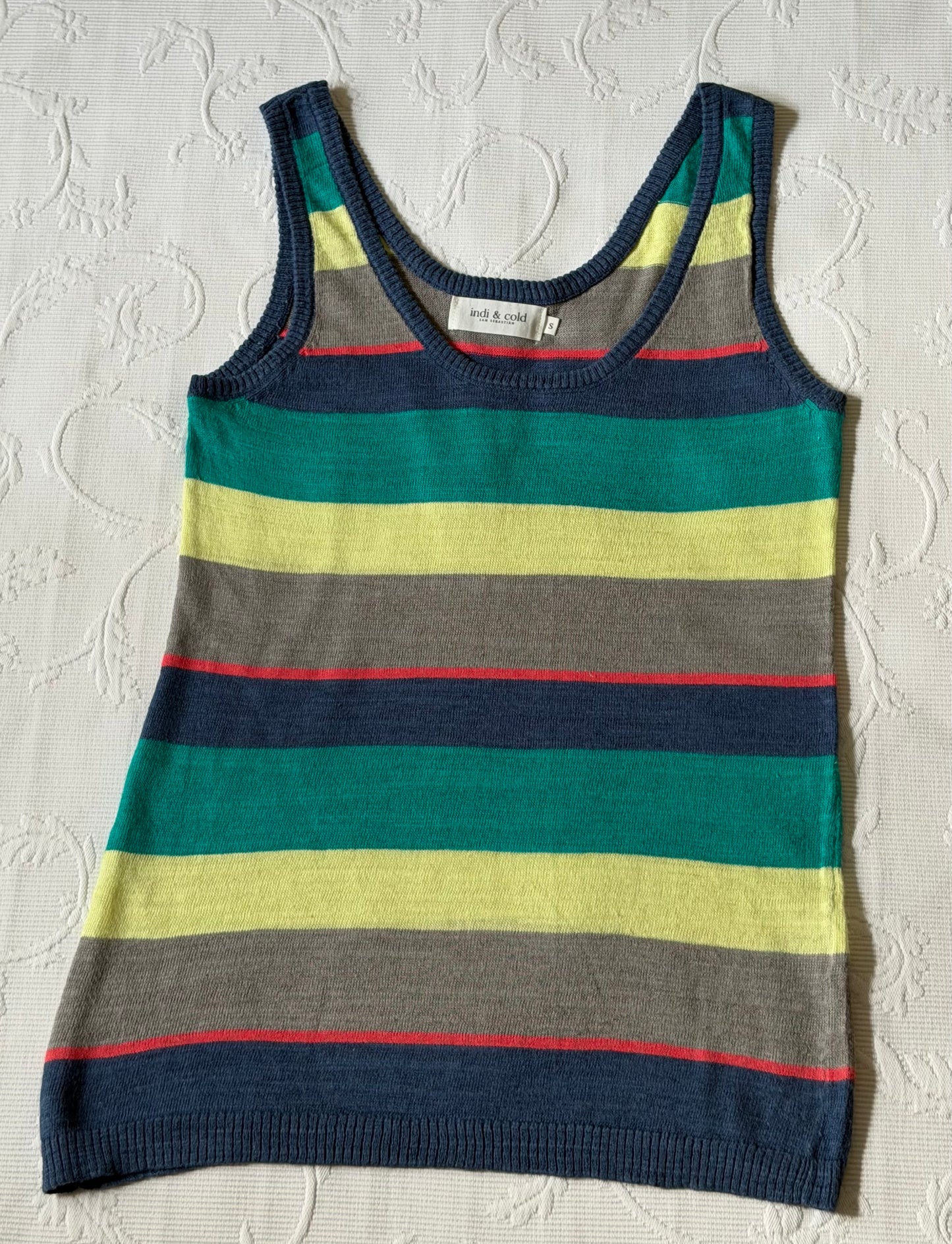 Top de punto multicolor