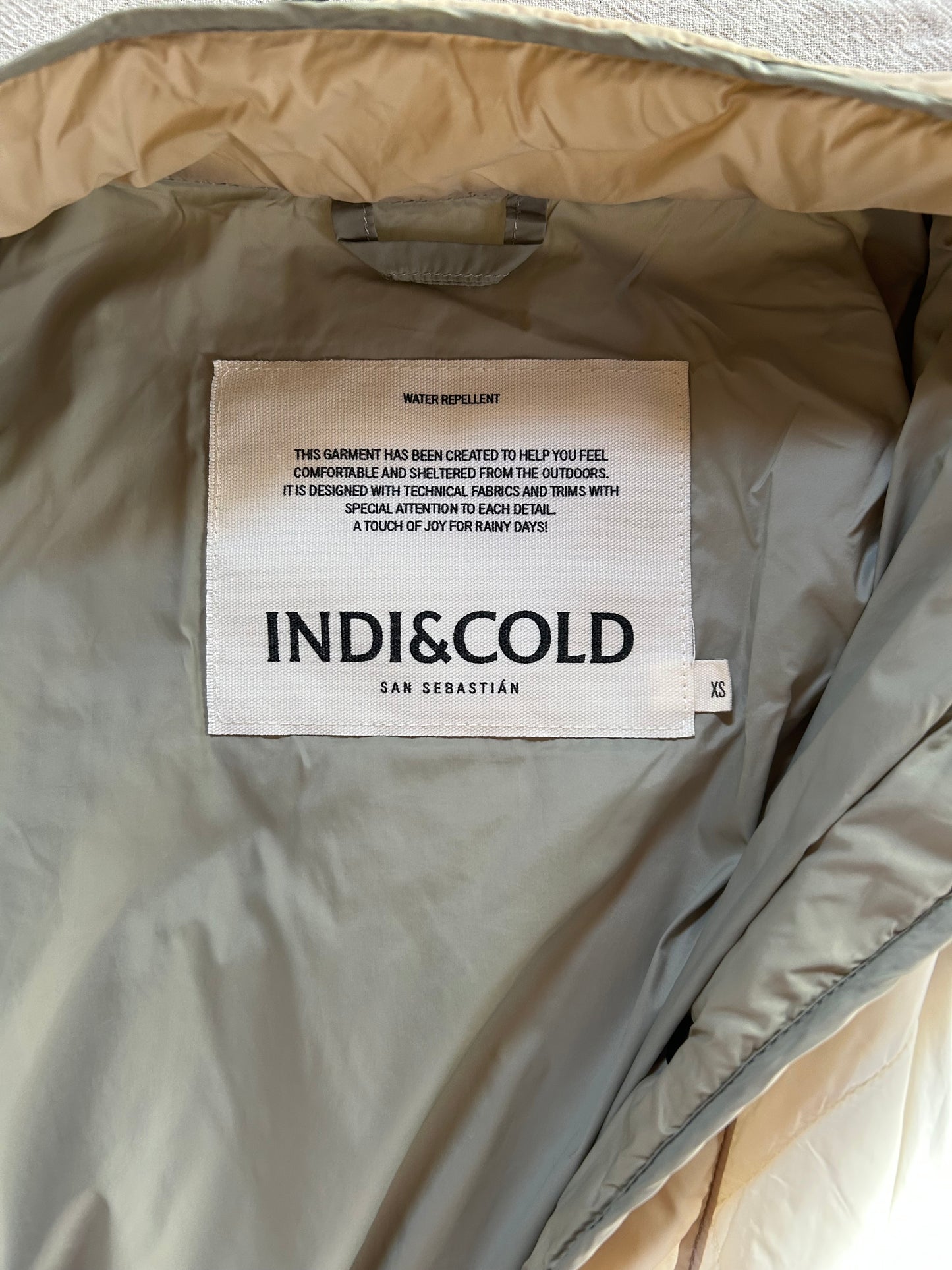 THREE-COLOUR QUILTED COAT