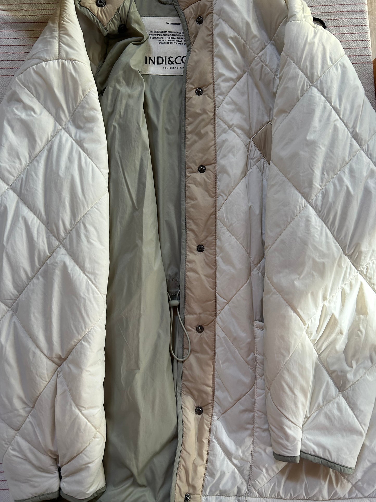 THREE-COLOUR QUILTED COAT