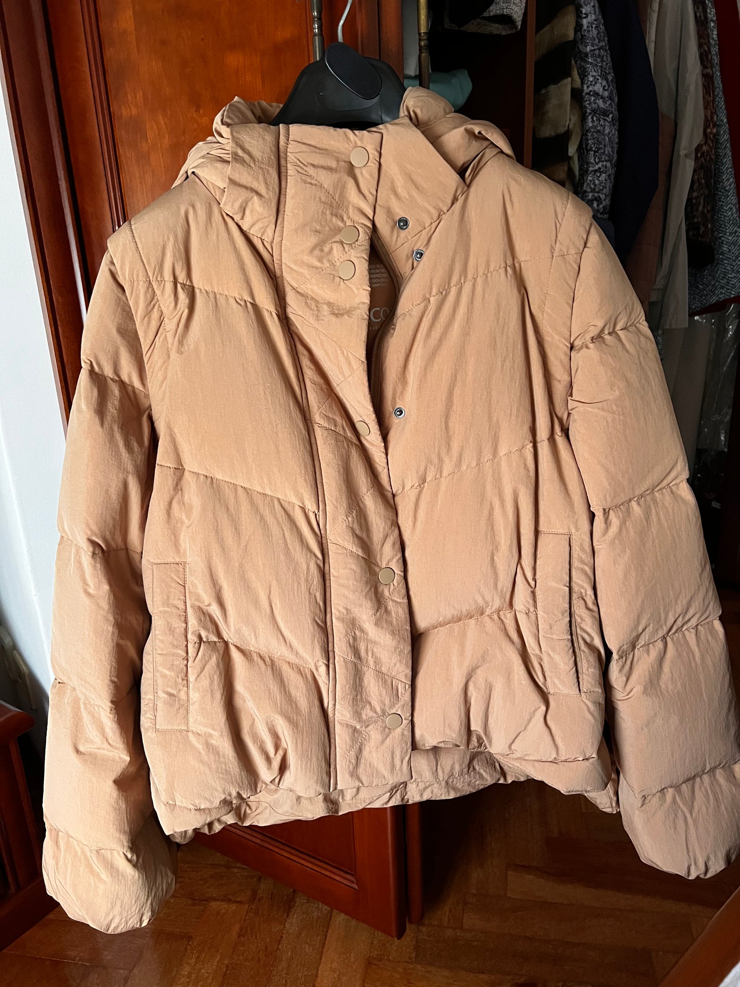 CONVERTIBLE DOWN COAT