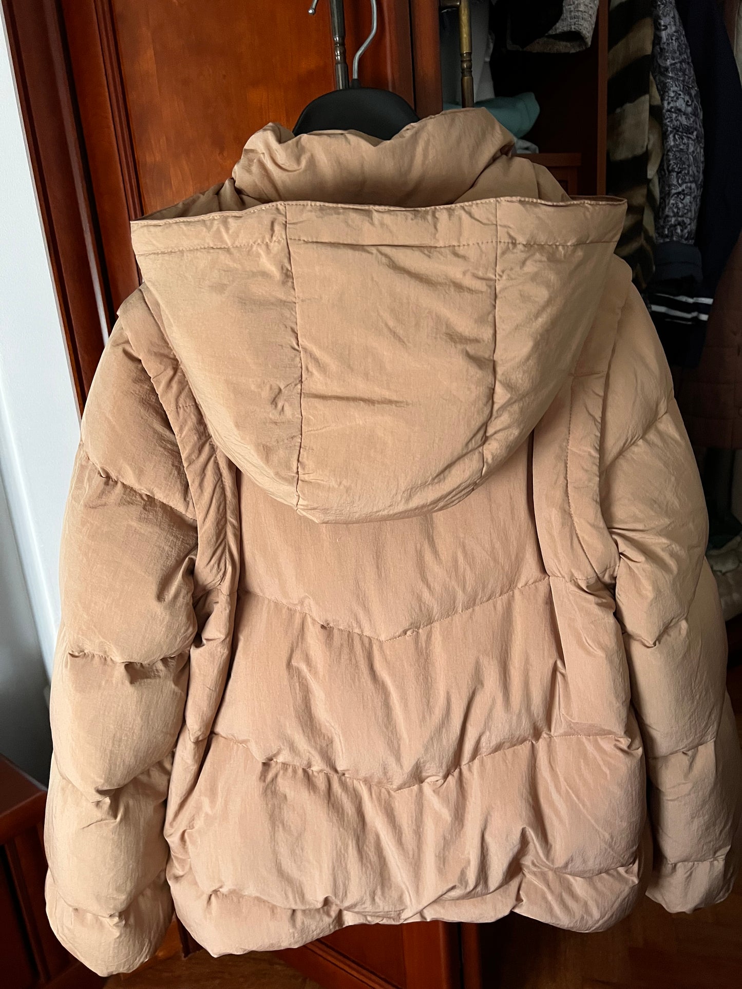 CONVERTIBLE DOWN COAT