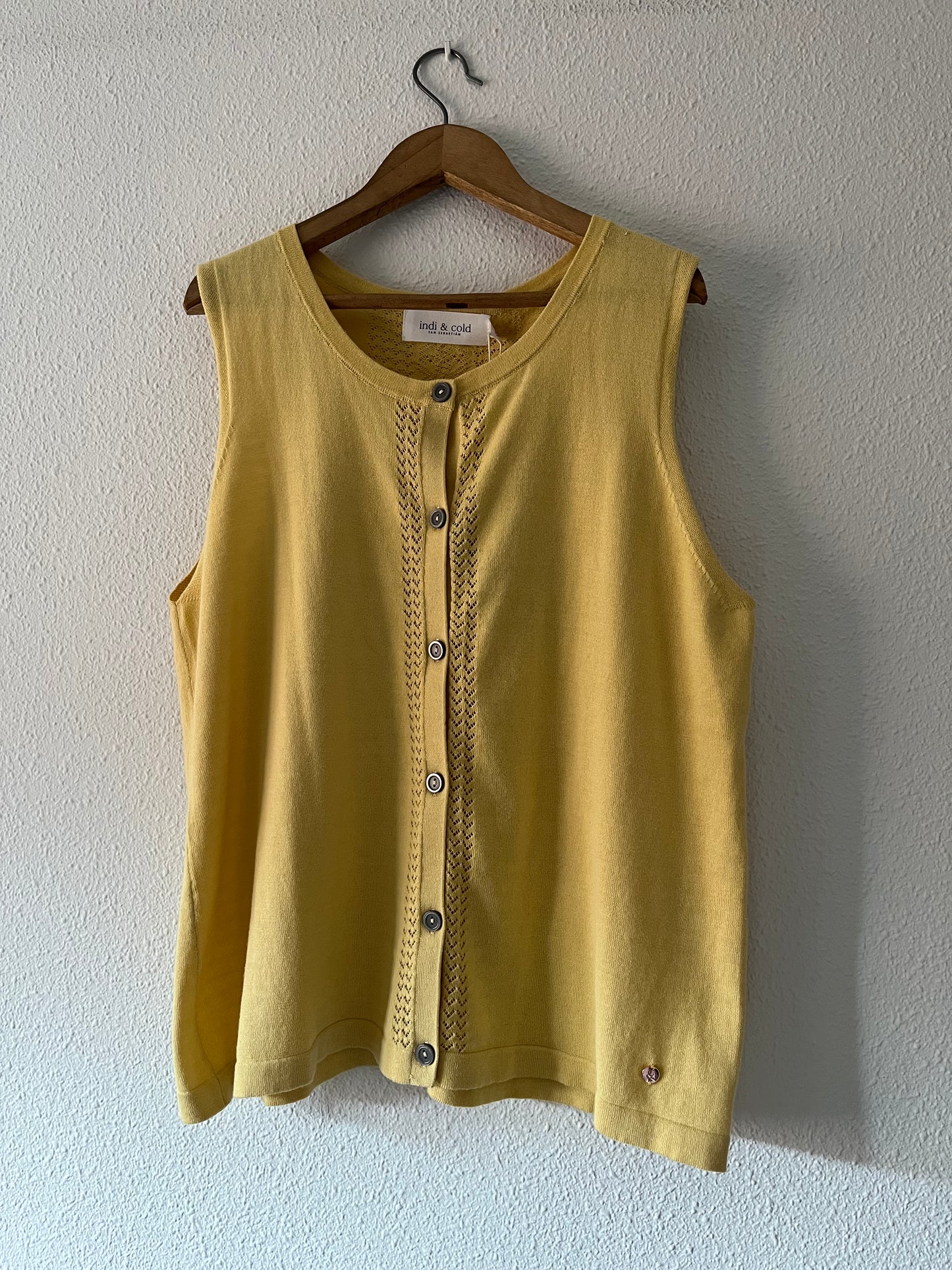 BASIC KNITTED VEST
