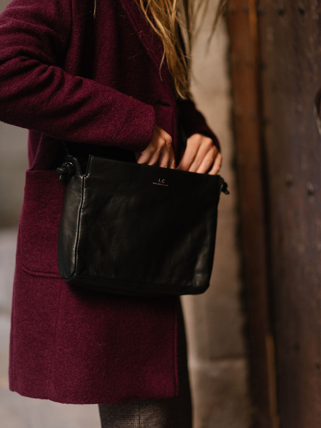 BOLSO NAPA BANDOLERA CON ASA TRENZADA