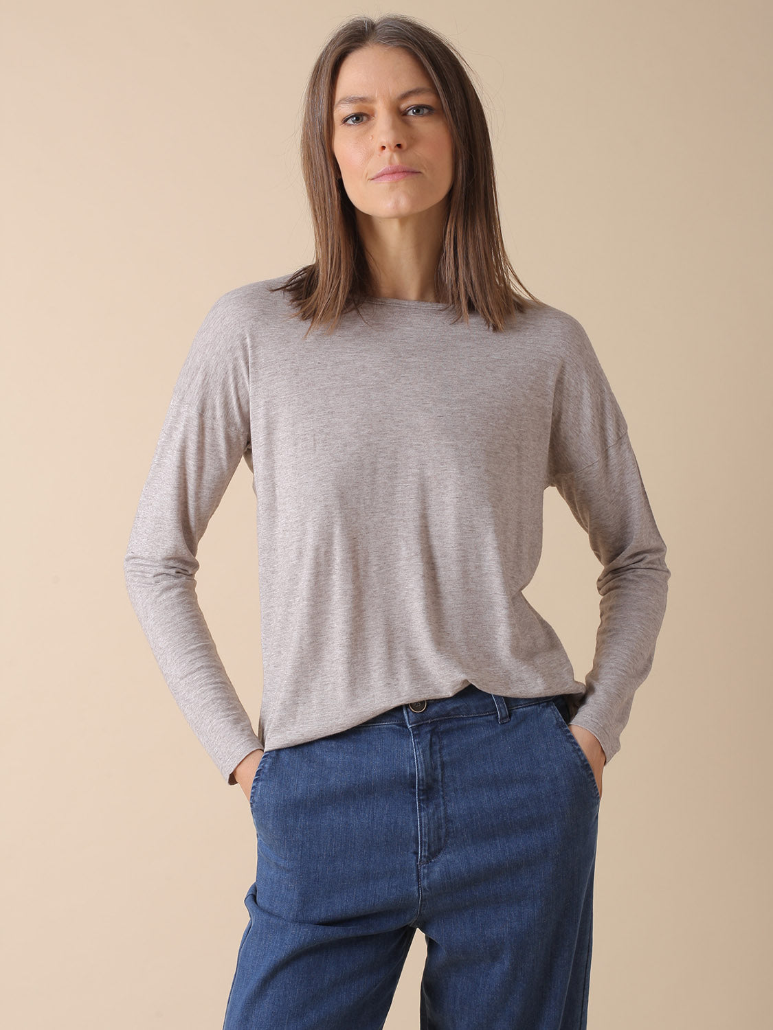 CAMISETA CUELLO PICO EN PUNTO MELANGE
