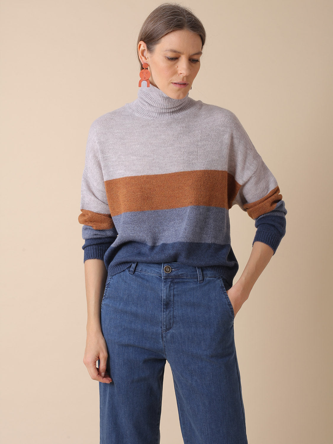 JERSEY DE RAYAS OVERSIZE CON CUELLO ALTO