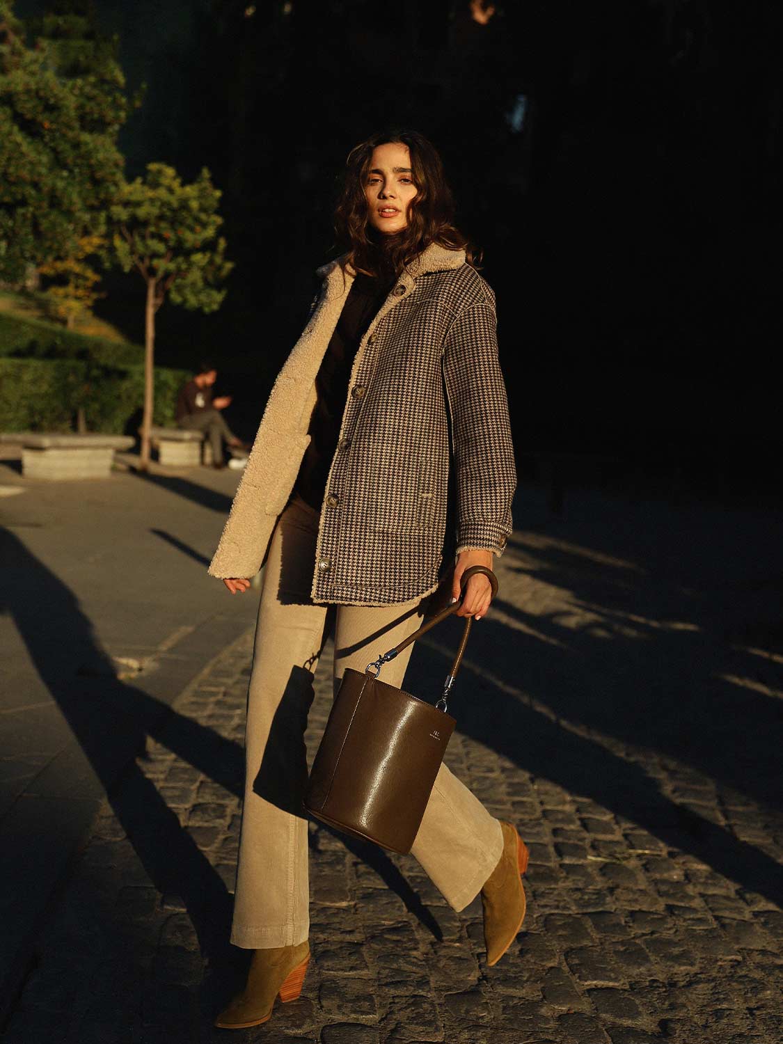 CAZADORA OVERSIZE REVERSIBLE DOBLE FAZ