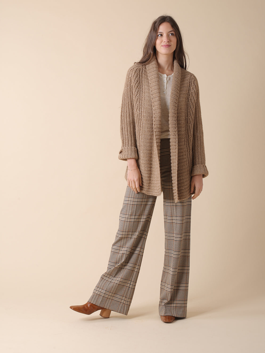 CHAQUETA LARGA GRUESA CON LANA Y ALPACA