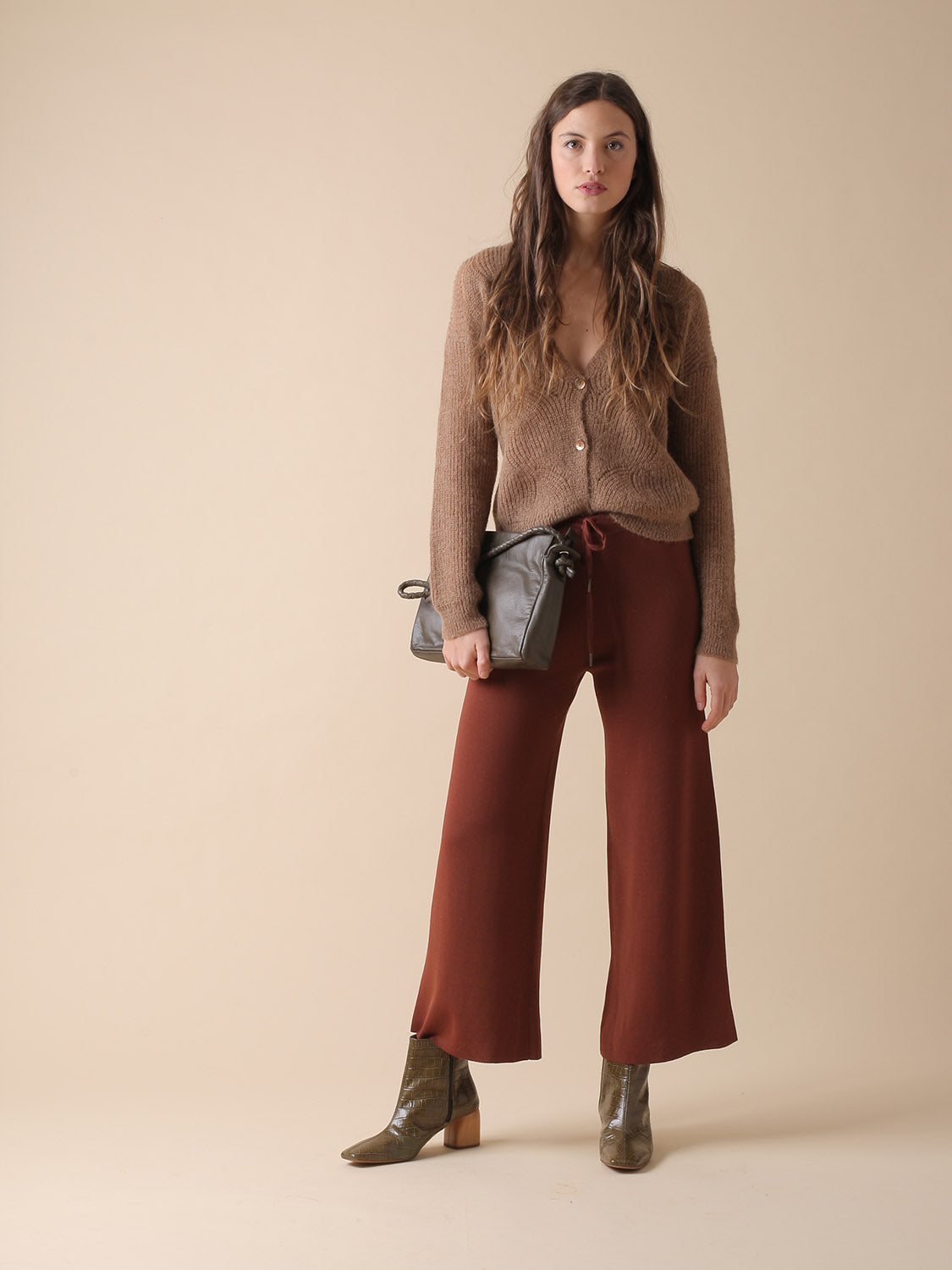 PANTALÓN CROP DE PUNTO