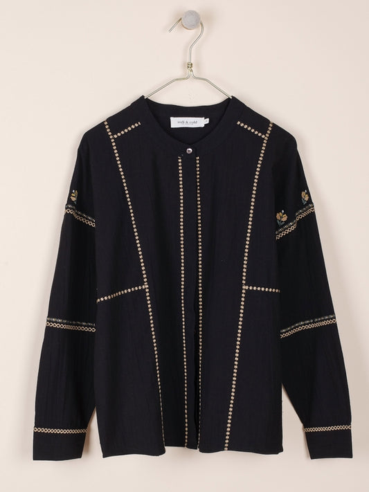 CAMISA BORDADA EN CONTRASTE